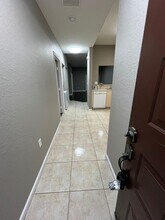 5961 Forest Hill Blvd in West Palm Beach, FL - Foto de edificio - Building Photo