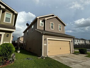 19022 Bee Line Ct in Houston, TX - Building Photo - Building Photo