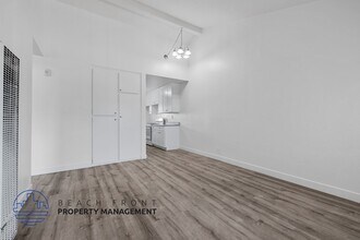 1375 Temple Ave. in Long Beach, CA - Building Photo - Building Photo