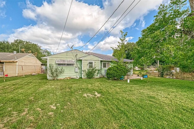 property at 4870 Clover St