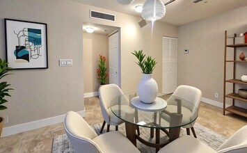 631 Lyons Rd in Coconut Creek, FL - Foto de edificio - Building Photo