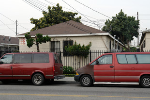 10127 S Inglewood Ave Apartments