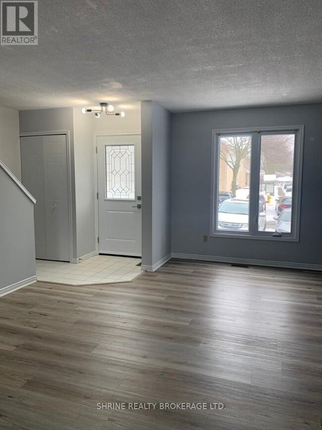 property at 925-925 Lawson Rd