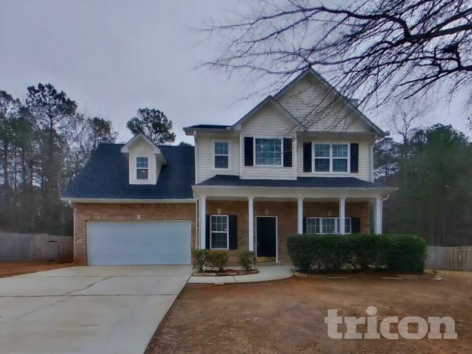 427 Sapphire Bend in Riverdale, GA - Building Photo
