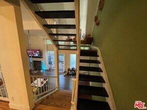 13609 Valerio St in Los Angeles, CA - Building Photo - Building Photo
