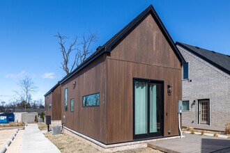 510 N 8th St in Rogers, AR - Building Photo - Building Photo