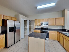 6243 Blue Runner Ct in Lakewood Ranch, FL - Foto de edificio - Building Photo