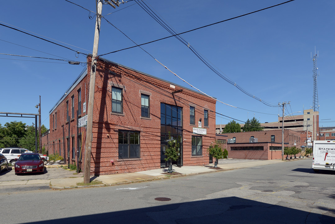 381-391 W Fountain St in Providence, RI - Building Photo