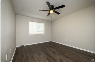 2121 Lobdell Blvd in Baton Rouge, LA - Building Photo - Building Photo