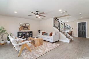 21450 Bubbling Creek, Unit 1 in San Antonio, TX - Building Photo