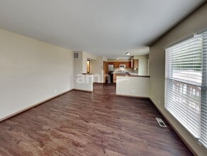 434 Monarch Ln in Bolingbrook, IL - Building Photo - Building Photo