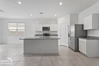 1361 W Hess Ave in Coolidge, AZ - Building Photo - Building Photo