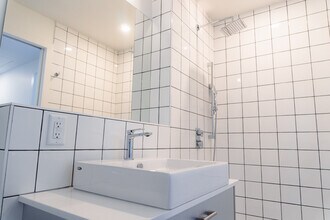 EV606 in Calgary, AB - Building Photo - Building Photo