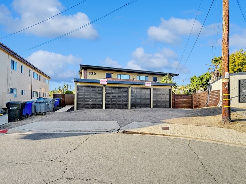 820 Normark Terrace in Vista, CA - Building Photo