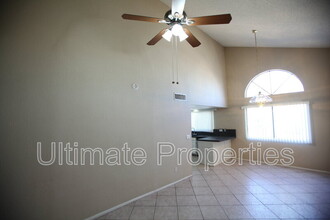 6337 W Turquoise Ave in Glendale, AZ - Foto de edificio - Building Photo