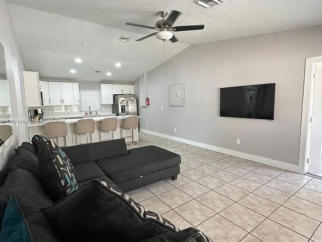 1840 Jefferson St in Hollywood, FL - Building Photo - Building Photo