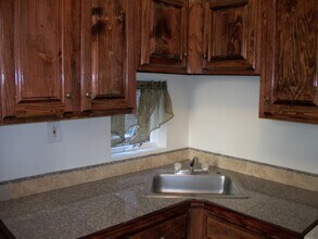 371 Dover St, Unit 371 Dover St. in Bridgeport, CT - Foto de edificio - Building Photo