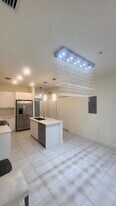 8001 NW 41st St in Doral, FL - Building Photo