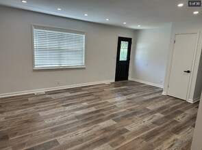 16887 P Rd in Gravois Mills, MO - Building Photo - Building Photo