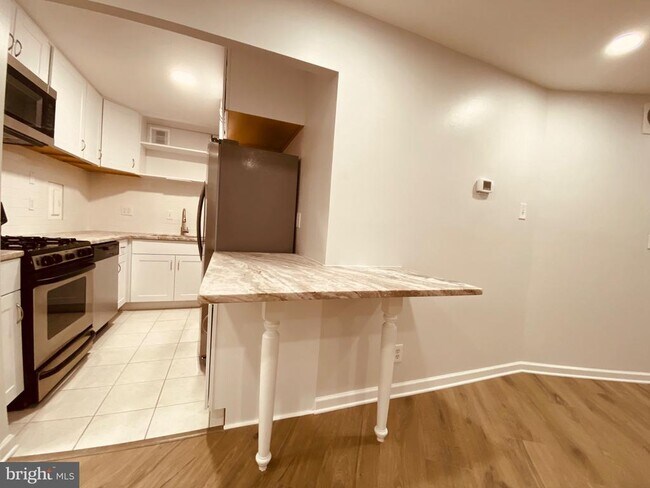 property at 5340 Holmes Run Pkwy