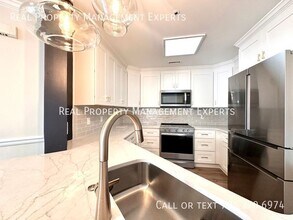 1038 Southwest Dr in Davidson, NC - Foto de edificio - Building Photo