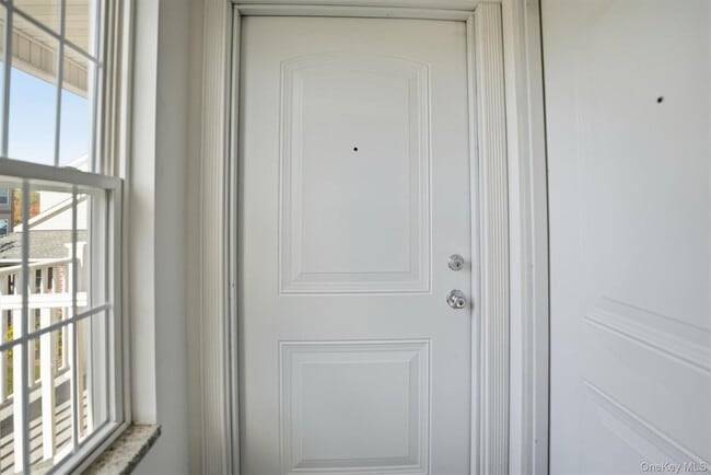 36 Carney St in Glen Cove, NY - Building Photo - Building Photo