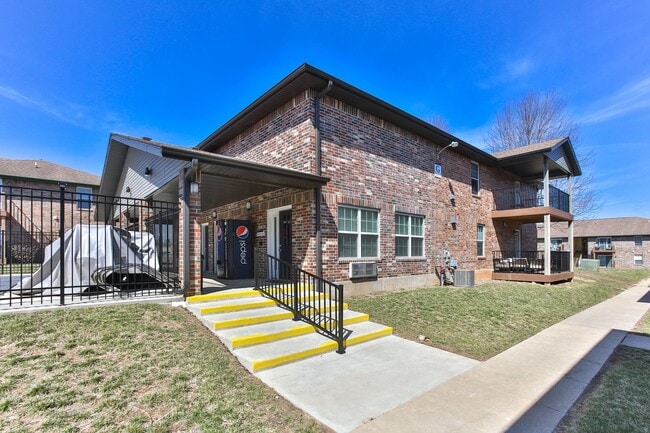 2655 W Farm Rd 164 in Springfield, MO - Building Photo - Building Photo