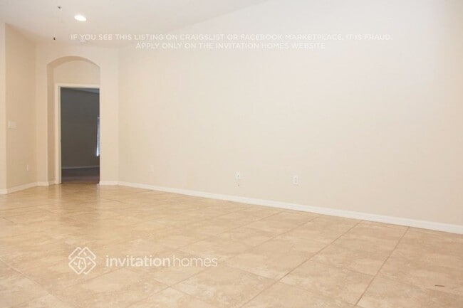 11152 Oyster Bay Cir in New Port Richey, FL - Building Photo - Building Photo