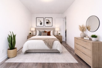 579 College St in Toronto, ON - Building Photo - Building Photo