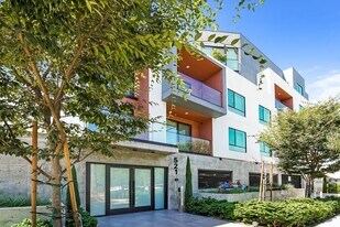 Gramercy Terrace in Los Angeles, CA - Building Photo
