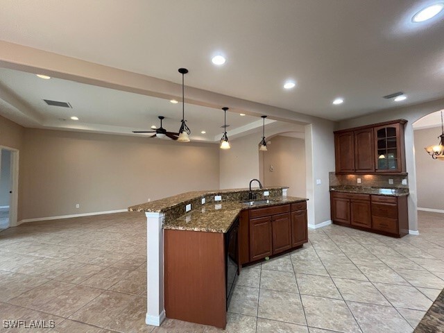 2667 Maraval Ct in Cape Coral, FL - Foto de edificio - Building Photo