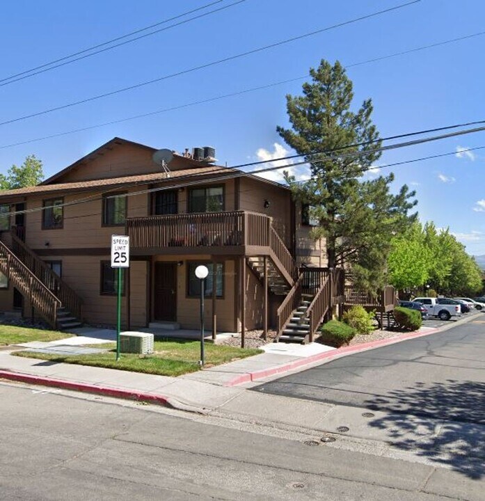 1410 Selmi Dr in Reno, NV - Building Photo