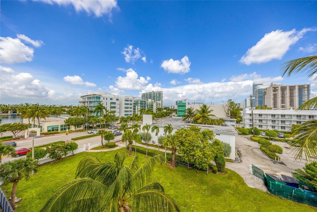 6545 Indian Creek Dr in Miami Beach, FL - Building Photo