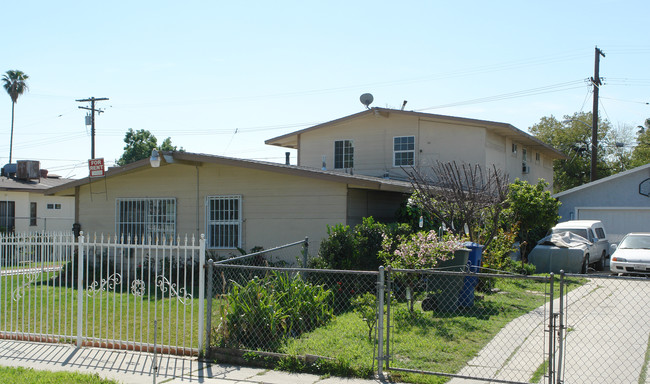 215 E Temple St in San Bernardino, CA - Building Photo - Building Photo