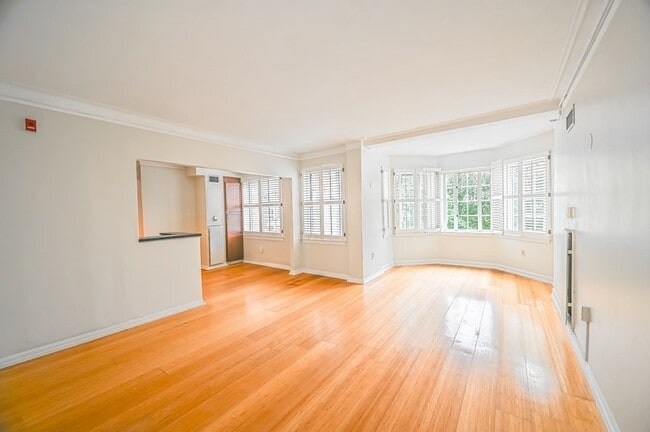 property at 20 Chapel St