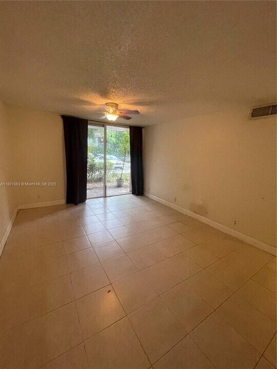 10773 Cleary Blvd in Plantation, FL - Building Photo