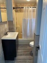 2 New York Ave, Unit 2 in Middletown, NY - Foto de edificio - Building Photo