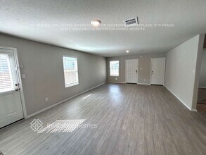 10618 Varmus Dr in Converse, TX - Building Photo - Building Photo