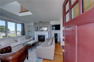 32 Seaconnet Ave in Tiverton, RI - Building Photo - Building Photo