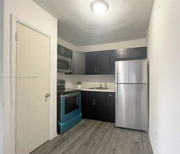 1177 NW 8th Street Rd in Miami, FL - Building Photo - Building Photo