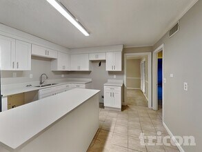 2855 Dellinger Dr in Marietta, GA - Foto de edificio - Building Photo