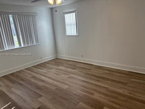 2449 SW 7th St in Fort Lauderdale, FL - Building Photo - Building Photo