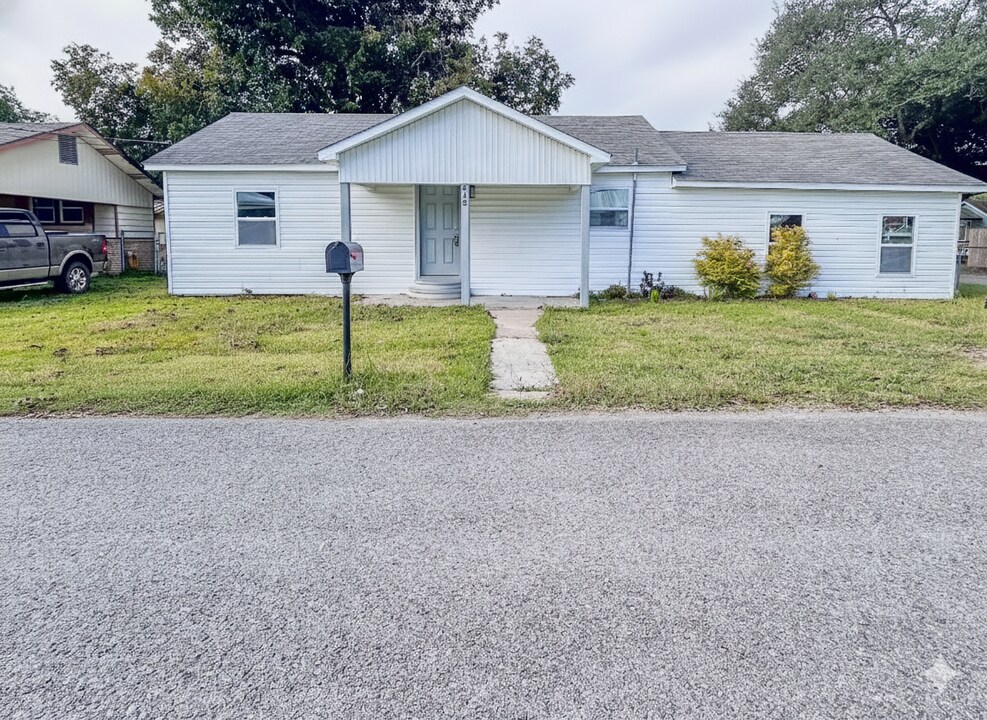 415 Ave C in Broussard, LA - Building Photo