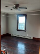 233 Pope St, Unit Apartment 2 in Manville, NJ - Foto de edificio - Building Photo