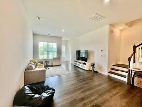 5811 Clear Creek Ln in Charlotte, NC - Building Photo - Building Photo