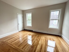 102 Buttonwood St, Unit 3 in Boston, MA - Building Photo - Building Photo