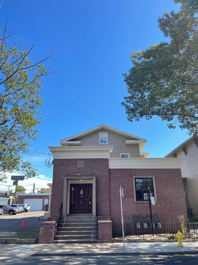 528 Chapel St, Unit B