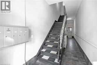 63 John St S in Hamilton, ON - Building Photo - Building Photo