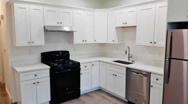 823 Saratoga St, Unit 2 in Boston, MA - Building Photo - Building Photo