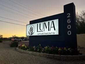 Luma Apartments in Tucson, AZ - Foto de edificio - Building Photo